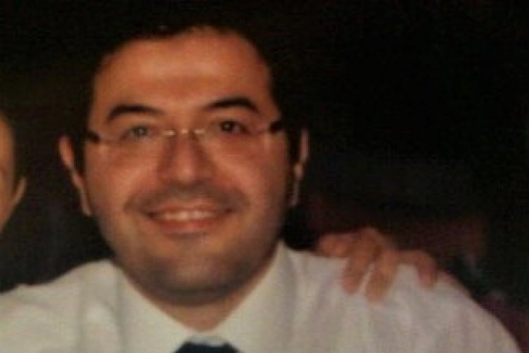 Haddehane &ccedil;atısından d&uuml;şerek &ouml;len iş adamı toprağa verildi