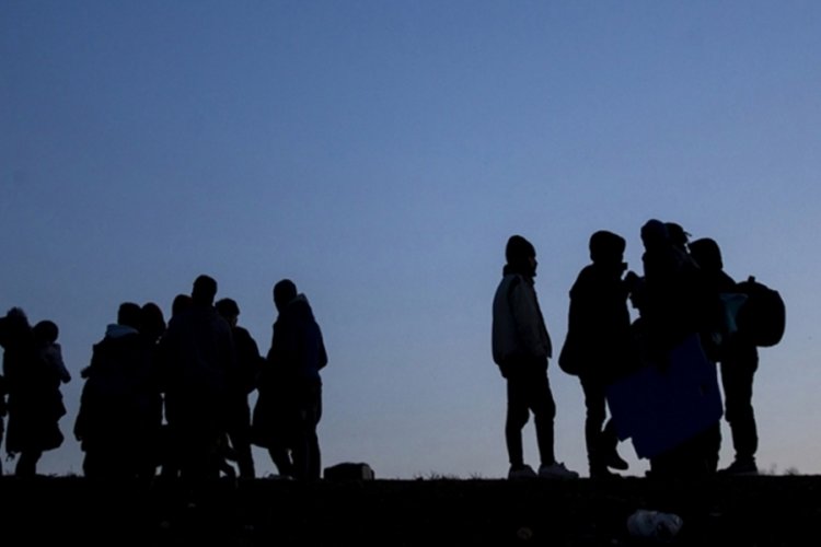 Kırklareli'nde 99 d&uuml;zensiz g&ouml;&ccedil;men yakalandı, 7 kişi tutuklandı