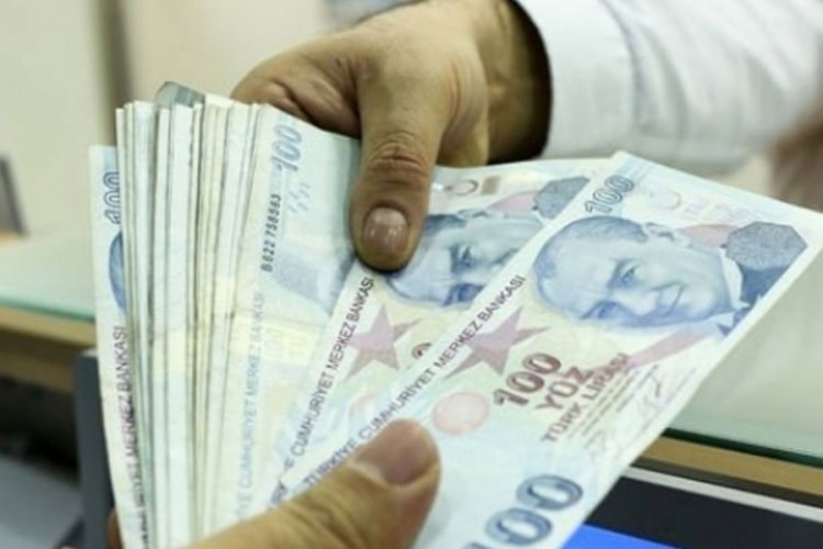 Yaşlı aylıkları hesaplara yatırıldı