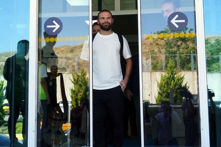İstanbul'a Galatasaray'ın yeni transferi Juan Mata geldi