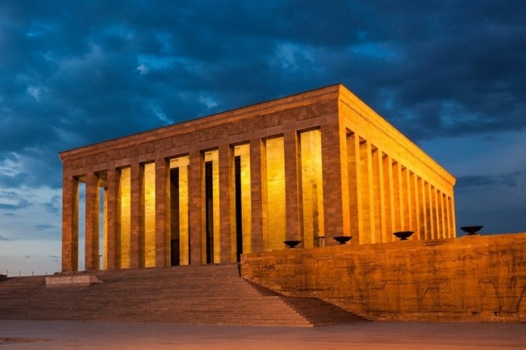 CHP Genel Başkanı Kılı&ccedil;daroğlu, 99 gen&ccedil;le Anıtkabir'i ziyaret edecek