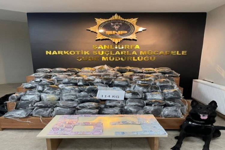 Şanlıurfa'da kamyon kasasında 114 kilo uyuşturucu ele ge&ccedil;irildi