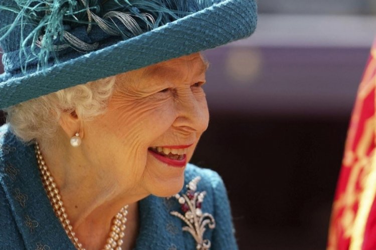 Krali&ccedil;e Elizabeth tahtın varisini se&ccedil;ti