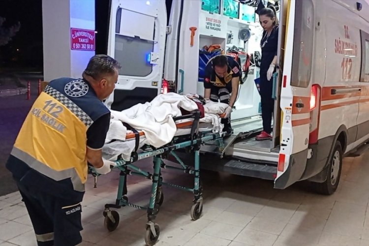 D&uuml;ğ&uuml;n yolunda kaza: 5'i ağır 7 yaralı