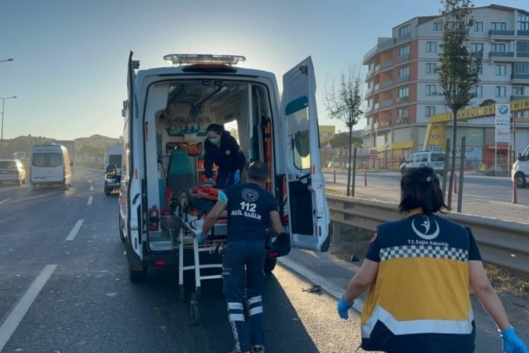 Kocaeli'de panelvan yolda y&uuml;r&uuml;yen kişiye &ccedil;arptı