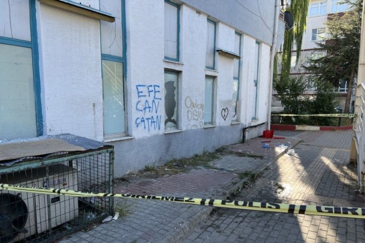 Bartın'da boşanmak isteyen eşini, &ccedil;ocuğunun g&ouml;z&uuml; &ouml;n&uuml;nde &ouml;ld&uuml;rd&uuml;