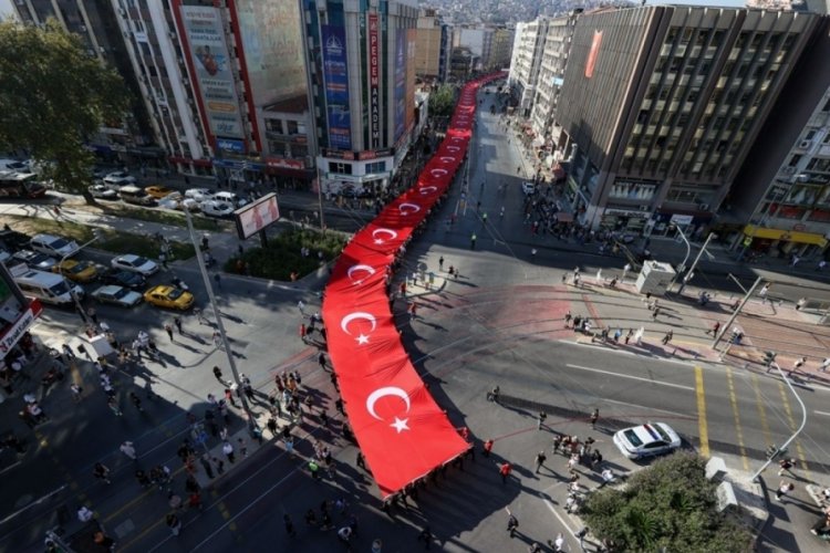 İzmir'de 100. yıl coşkusu