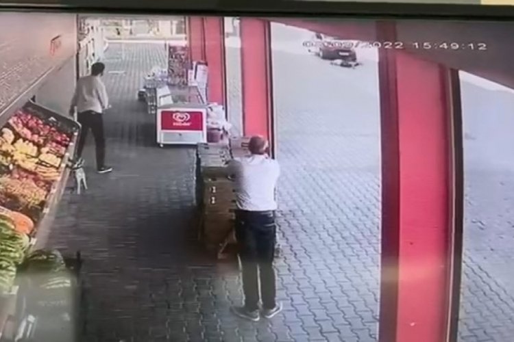 Kendini aracın &ouml;n&uuml;ne attı