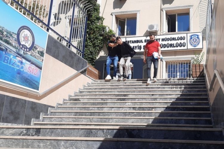 Bakırk&ouml;y'de 2 hırsız &ccedil;aldıkları otomobilde yakalandı
