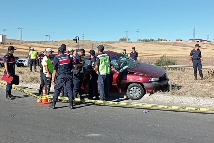 Sivas'ta iki ara&ccedil; &ccedil;arpıştı: 1 &ouml;l&uuml;, 6 yaralı