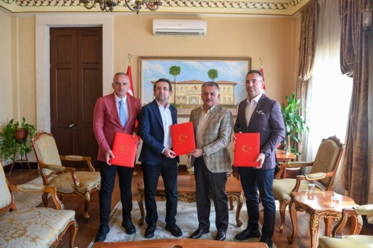 &Ouml;ğrenci yurtlarına hayırseverlerden basketbol-voleybol sahası ile tenis kortu