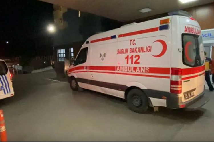 Kaynını g&ouml;ğs&uuml;nden bı&ccedil;akladı!