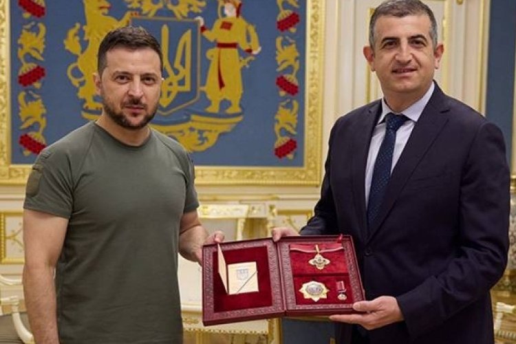 Zelenski'den, Bayraktar İHA'nın &uuml;reticisi Haluk Bayraktar'a 'Devlet Liyakat Nişanı'