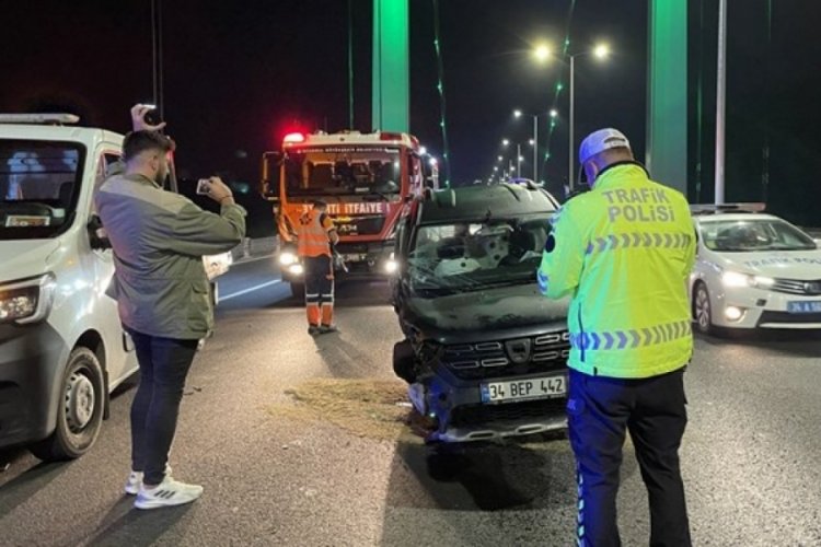 İstanbul'da FSM K&ouml;pr&uuml;s&uuml;'nde kaza: 2 polis yaralı