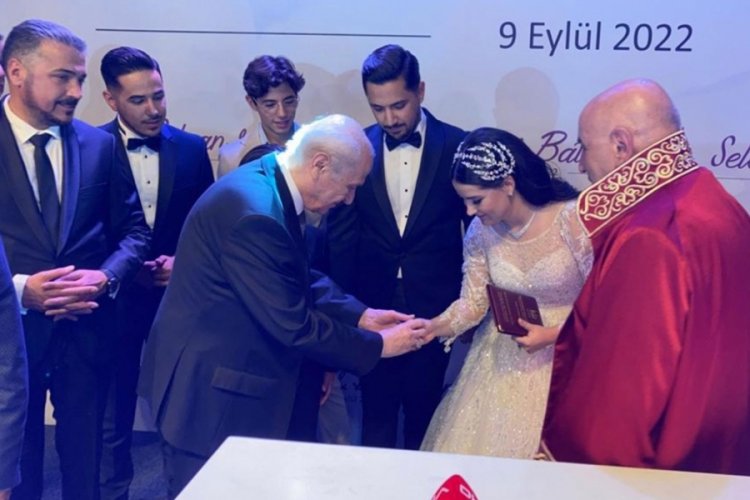 Bah&ccedil;eli nikah şahidi oldu