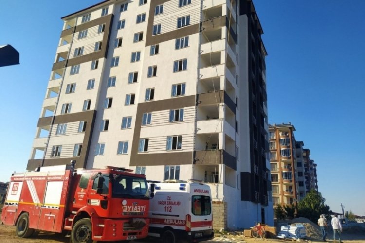 Kahramanmaraş'ta iş&ccedil;i asans&ouml;r boşluğuna d&uuml;şt&uuml;
