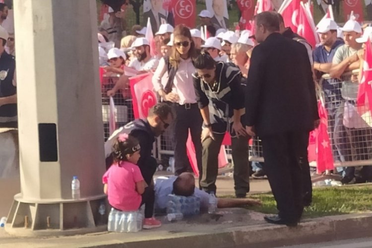 Bursa'da MHP mitingi &ouml;ncesi izdiham!