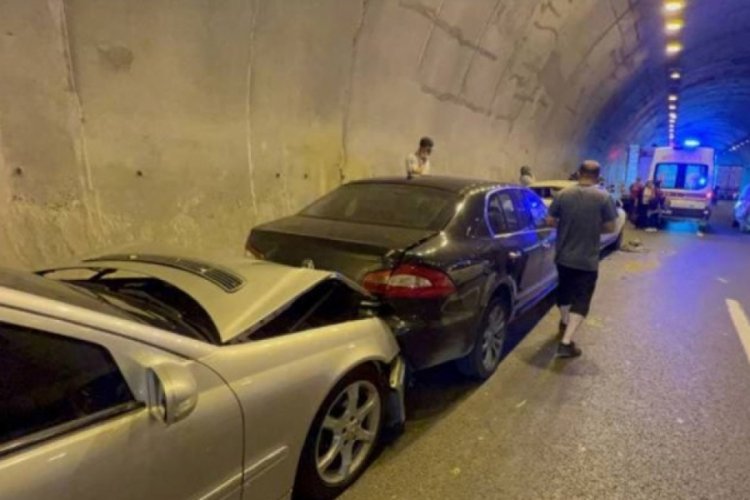 Kocaeli'de zincirleme trafik kazası: 3 yaralı