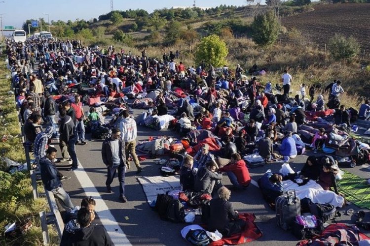 Suriyeli m&uuml;lteci: 10 yıldır T&uuml;rkiye'deyiz,&nbsp;Batılı &uuml;lkeler y&uuml;k&uuml; paylaşmalı