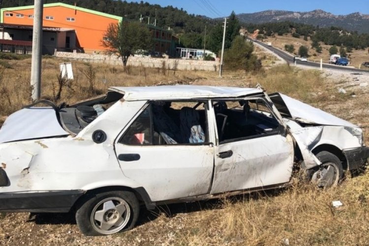 Muğla'da otomobil şarampole devrildi
