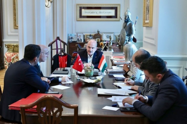 İ&ccedil;işleri Bakanı S&uuml;leyman Soylu, Macar mevkidaşı Sandor Pinter ile g&ouml;r&uuml;şt&uuml;