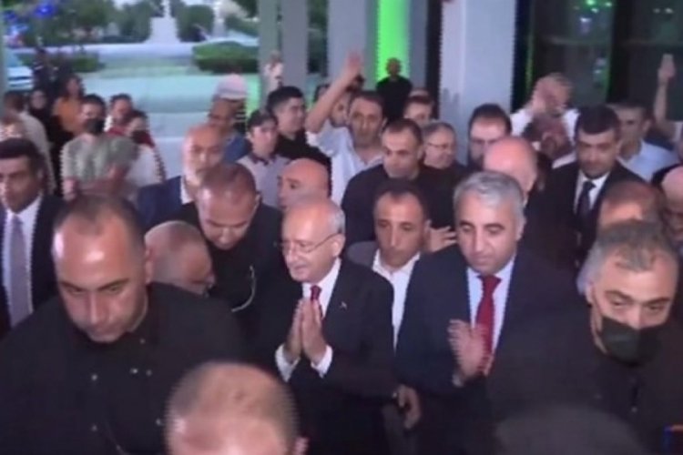 Kemal Kılı&ccedil;daroğlu, Ankara'da 'Bozkurt' sloganlarıyla karşılandı
