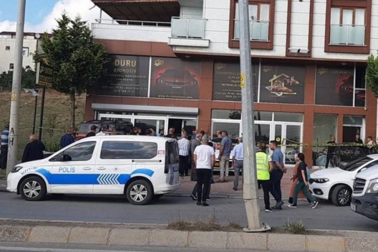 Oto galeri d&uuml;kkanında ş&uuml;pheli &ouml;l&uuml;m