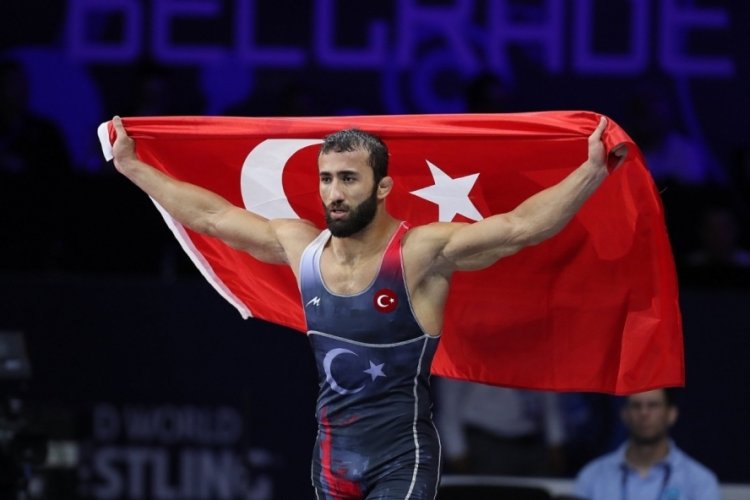 Burhan Akbudak'tan D&uuml;nya Şampiyonası'nda altın madalya