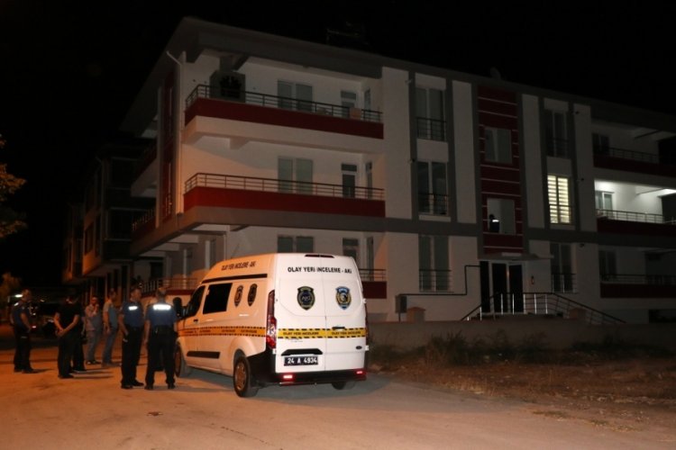 20 bı&ccedil;ak darbesiyle &ouml;ld&uuml;r&uuml;ld&uuml;