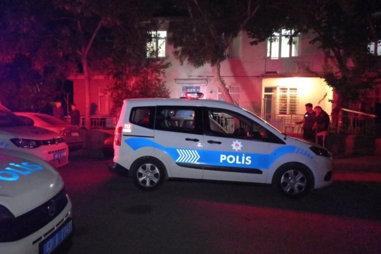 &nbsp;Komşusunu "Neden g&uuml;r&uuml;lt&uuml; yapıyorsun" diyerek bı&ccedil;akladı