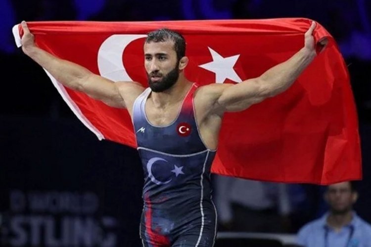 Milli sporcumuz Burhan Akbudak, d&uuml;nya şampiyonu oldu