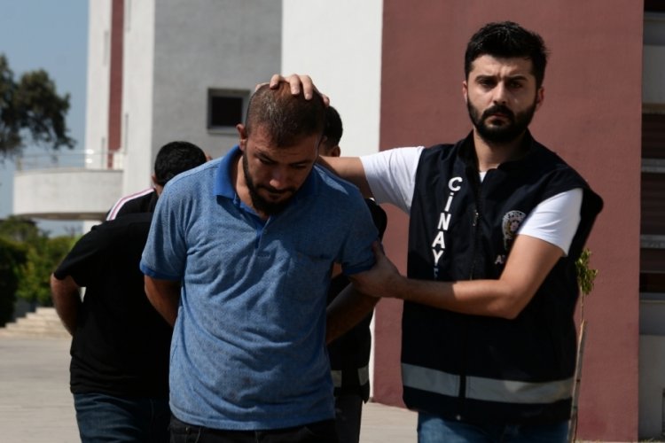 Adana'da i&ccedil;ki i&ccedil;erken tartıştılar, birbirlerini vurdular