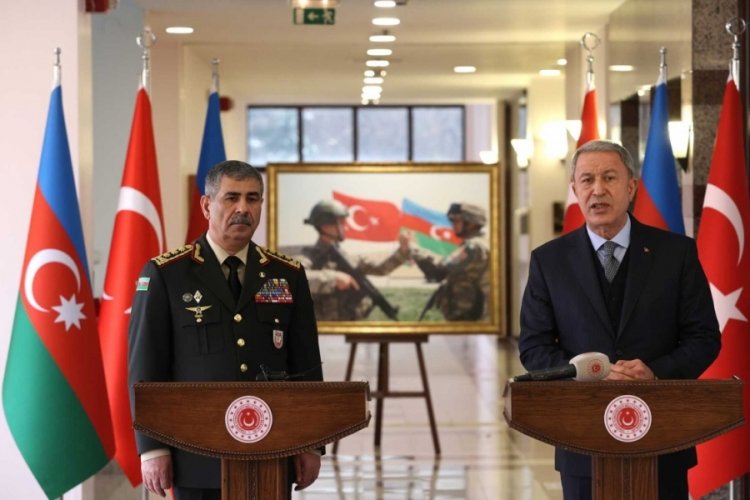 Bakan Akar, Azerbaycanlı mevkidaşı Hasanov ile telefonda g&ouml;r&uuml;şt&uuml;