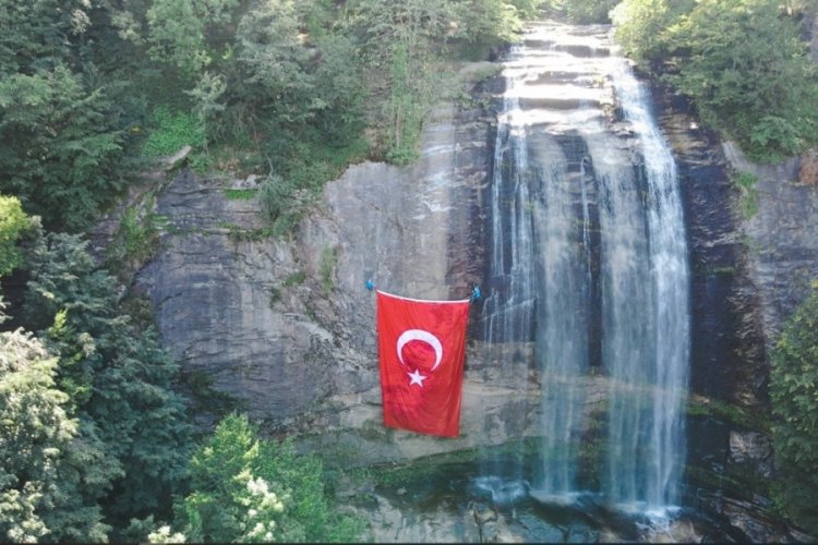 Bursa Suu&ccedil;tu Şelalesi'ne 100 metrekarelik b&uuml;y&uuml;k g&uuml;zellik!