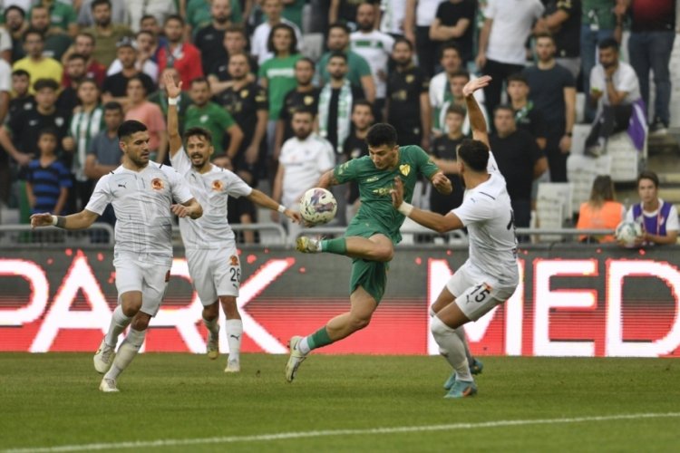 Bursaspor, deplasmanda &Ccedil;orum FK ile m&uuml;cadele edecek