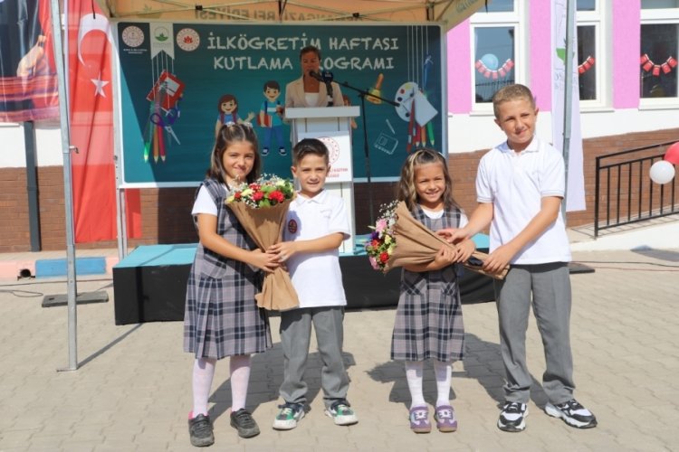 İlk&ouml;ğretim haftası Bursa'da coşkuyla kutlandı