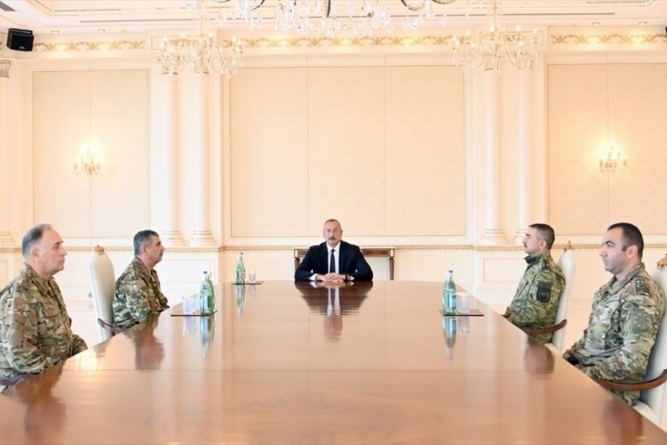 İlham Aliyev, komutanlarla Ermenistan'a ilişkin toplantı ger&ccedil;ekleştirdi