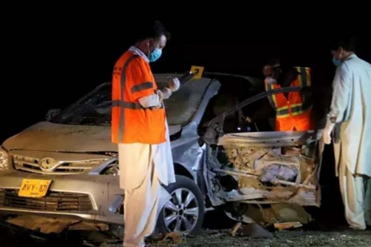 Pakistan'daki bombalı saldırıda 2'si polis 5 kişi &ouml;ld&uuml;