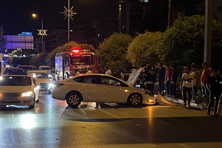 Manisa'da otomobil ref&uuml;je &ccedil;arptı