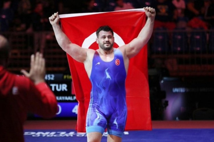 Rıza Kayaalp'ten tarihi başarı! 5. kez d&uuml;nya şampiyonu oldu