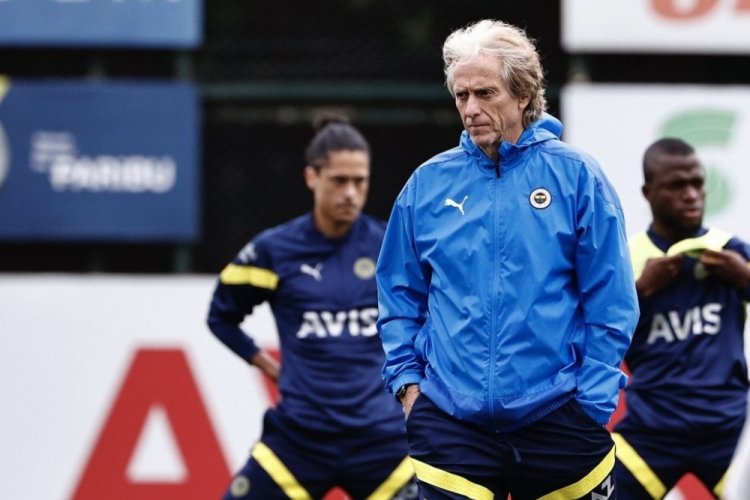 Jorge Jesus'dan Rennes ma&ccedil;ını kazanma planı
