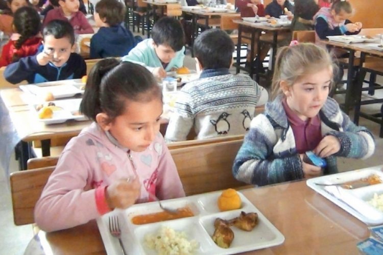 &Ouml;ğrenciler isyan etti! "Derslerimize a&ccedil; girmeyelim"