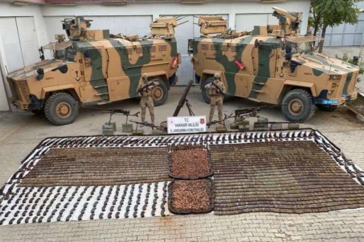 Hakkari kırsalında PKK'nın cephaneliği ele ge&ccedil;irildi
