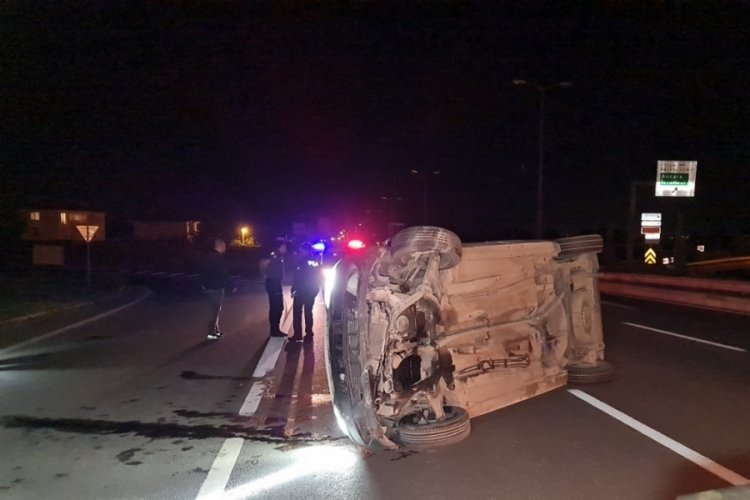 Kaza yapan alkoll&uuml; s&uuml;r&uuml;c&uuml;, polise bayılma numarası yaptı