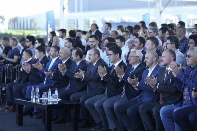 Bakan Varank: T&uuml;rkiye'nin ihracatı b&uuml;y&uuml;k bir ivme yakaladı