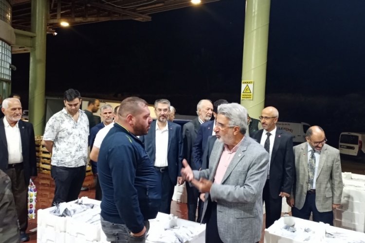Saadet Partisi Bursa Balık Hal'i esnafını ziyaret etti