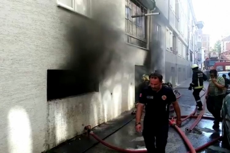 Bursa'da apartman deposunda korkutan yangın