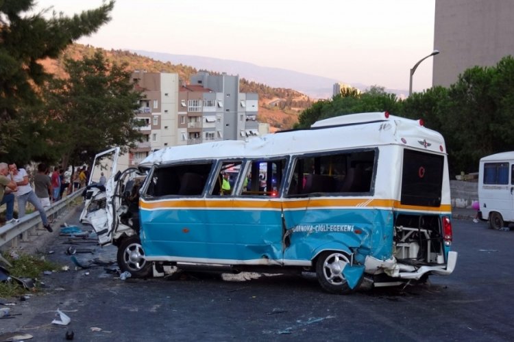 İzmir'de 2 kişinin &ouml;ld&uuml;ğ&uuml; kazada tutuklanan s&uuml;r&uuml;c&uuml;: Midib&uuml;ste değildim