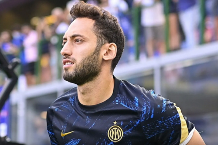 Hakan &Ccedil;alhanoğlu'ndan k&ouml;t&uuml; haber