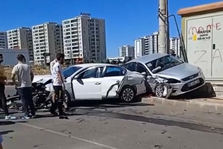 Kavşakta kafa kafaya &ccedil;arpıştılar